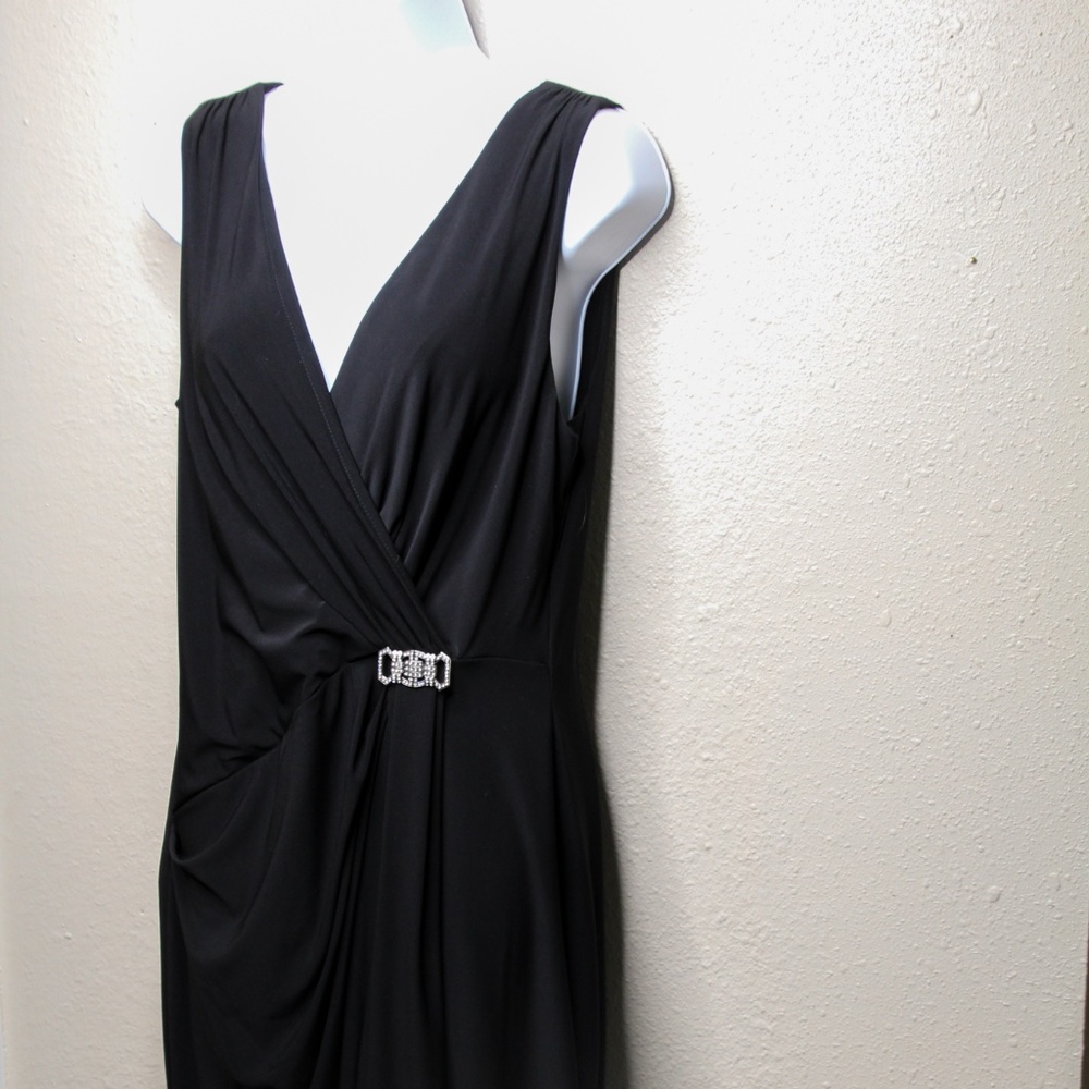 Black Ralph Lauren V-Neck Dress - Knee Length